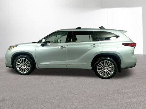 Used 2021 Toyota Highlander Platinum image 29