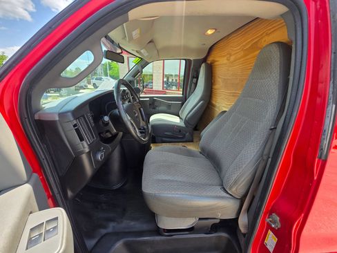 Used 2018 GMC Savana 3500 w/ Driver Convenience Package RWD image 14