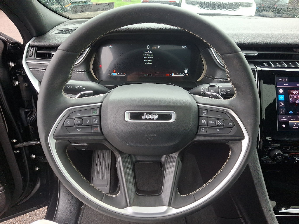 Used 2024 Jeep Grand Cherokee Altitude AWD/4WD image 20