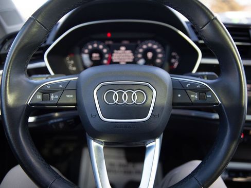 Used 2022 Audi Q3 2.0T Premium Plus w/ Premium Plus Package image 6