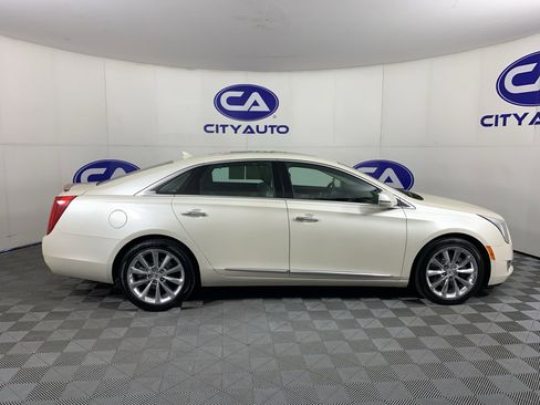 Used 2013 Cadillac XTS Premium FWD image 2