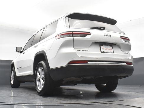 Used 2022 Jeep Grand Cherokee L Limited AWD/4WD image 9