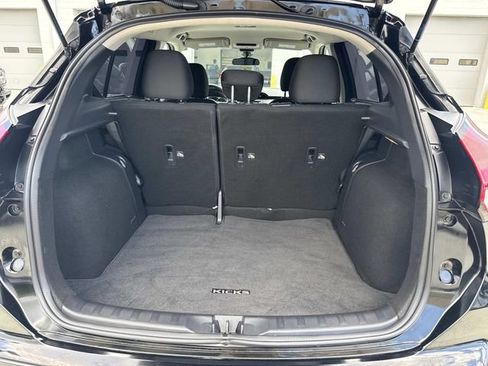 Used 2023 Nissan Kicks S FWD image 8