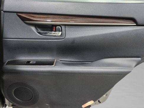 Used 2016 Lexus ES 350 Sedan w/ Luxury Package w/Wood Trim image 26