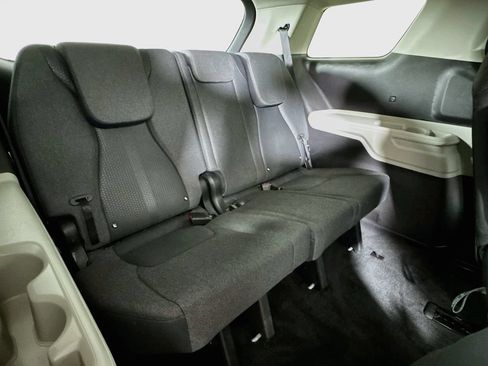 Used 2023 Kia Carnival LX w/ Paint Protection Package FWD image 25