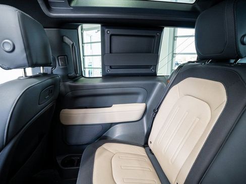 Used 2022 Land Rover Defender 90 X-Dynamic S image 56