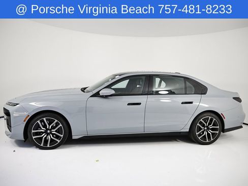 Used 2023 BMW 740i w/ Parking Assistance Package RWD image 2