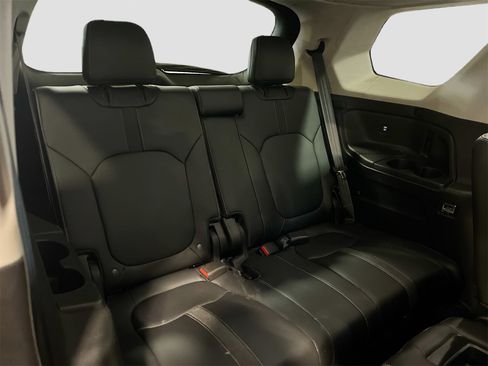 Used 2025 Honda Pilot EX-L image 27