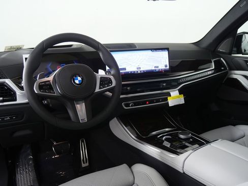Used 2026 BMW X5 sDrive40i w/ M Sport Package image 18