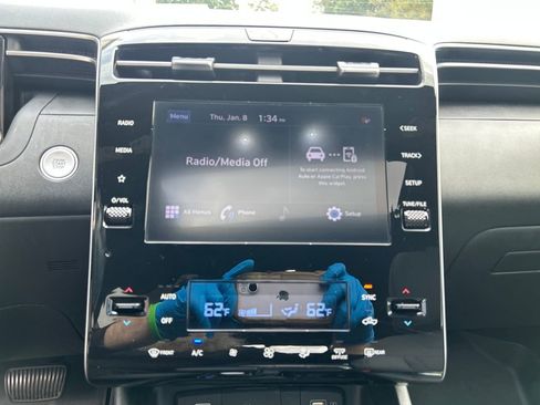 Used 2022 Hyundai Santa Cruz SEL Premium image 18