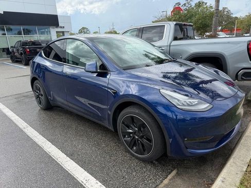 Used 2021 Tesla Model Y Long Range image 1