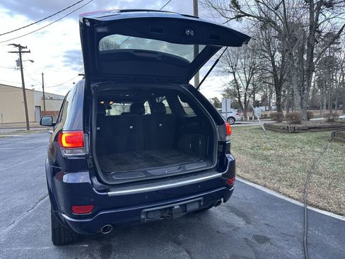 Used 2014 Jeep Grand Cherokee Overland w/ Advanced Technology Group image 21