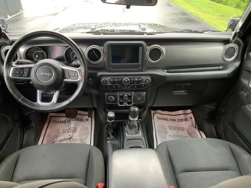 Used 2021 Jeep Wrangler Unlimited Sahara w/ Cold Weather Group AWD/4WD image 14
