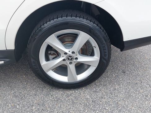 Used 2018 Mercedes-Benz GLE 350 4MATIC image 33