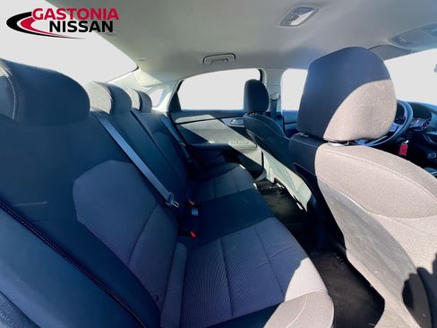 Used 2023 Kia Forte LXS image 31