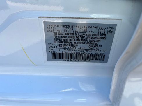 Used 2025 Nissan Sentra SV w/ SV Premium Package FWD image 32