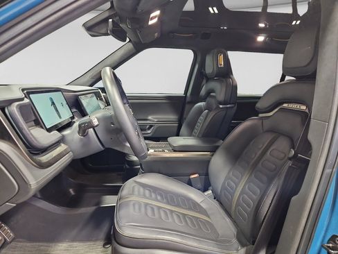 Used 2023 Rivian R1S Adventure AWD/4WD image 17