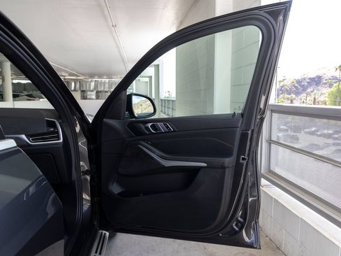 Used 2023 BMW X5 xDrive40i AWD/4WD image 26