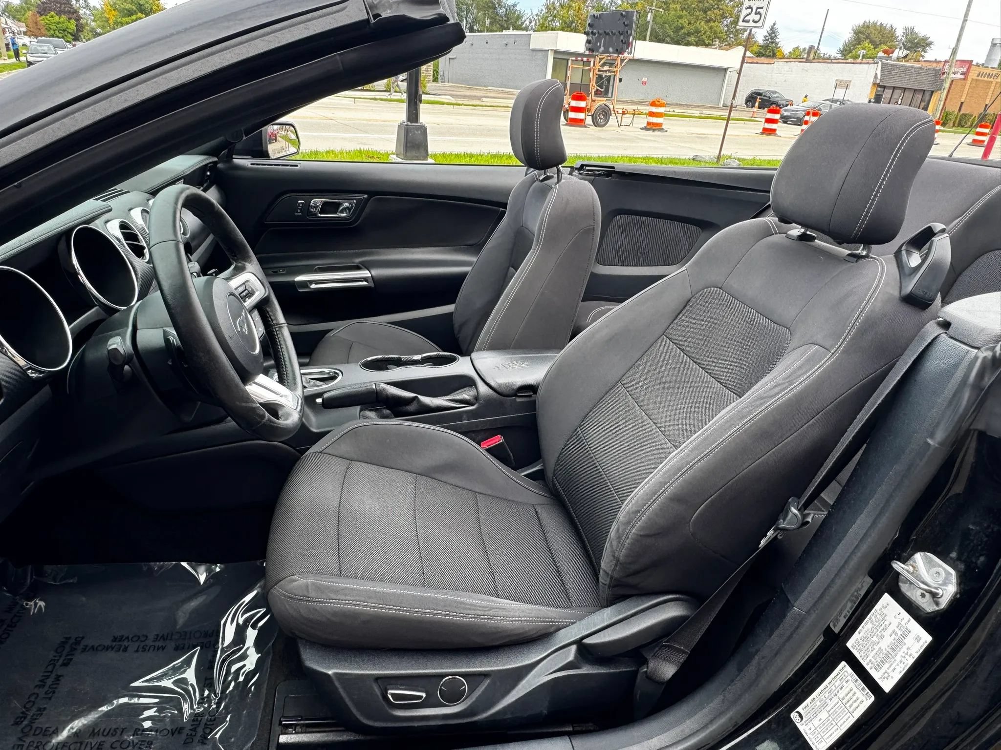 Used 2015 Ford Mustang Convertible w/ Equipment Group 051A RWD image 4