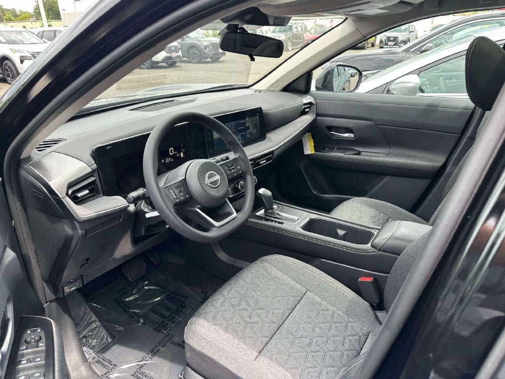 Certified 2025 Nissan Kicks SV w/ SV Premium Package AWD/4WD image 13