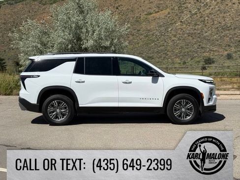 Used 2025 Chevrolet Traverse LT w/ Driver Confidence Package AWD/4WD image 6