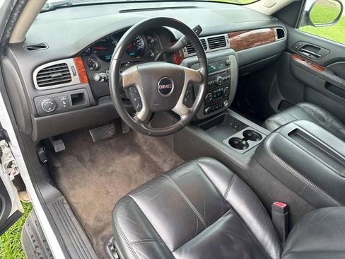 Used 2014 GMC Yukon XL SLT RWD image 24