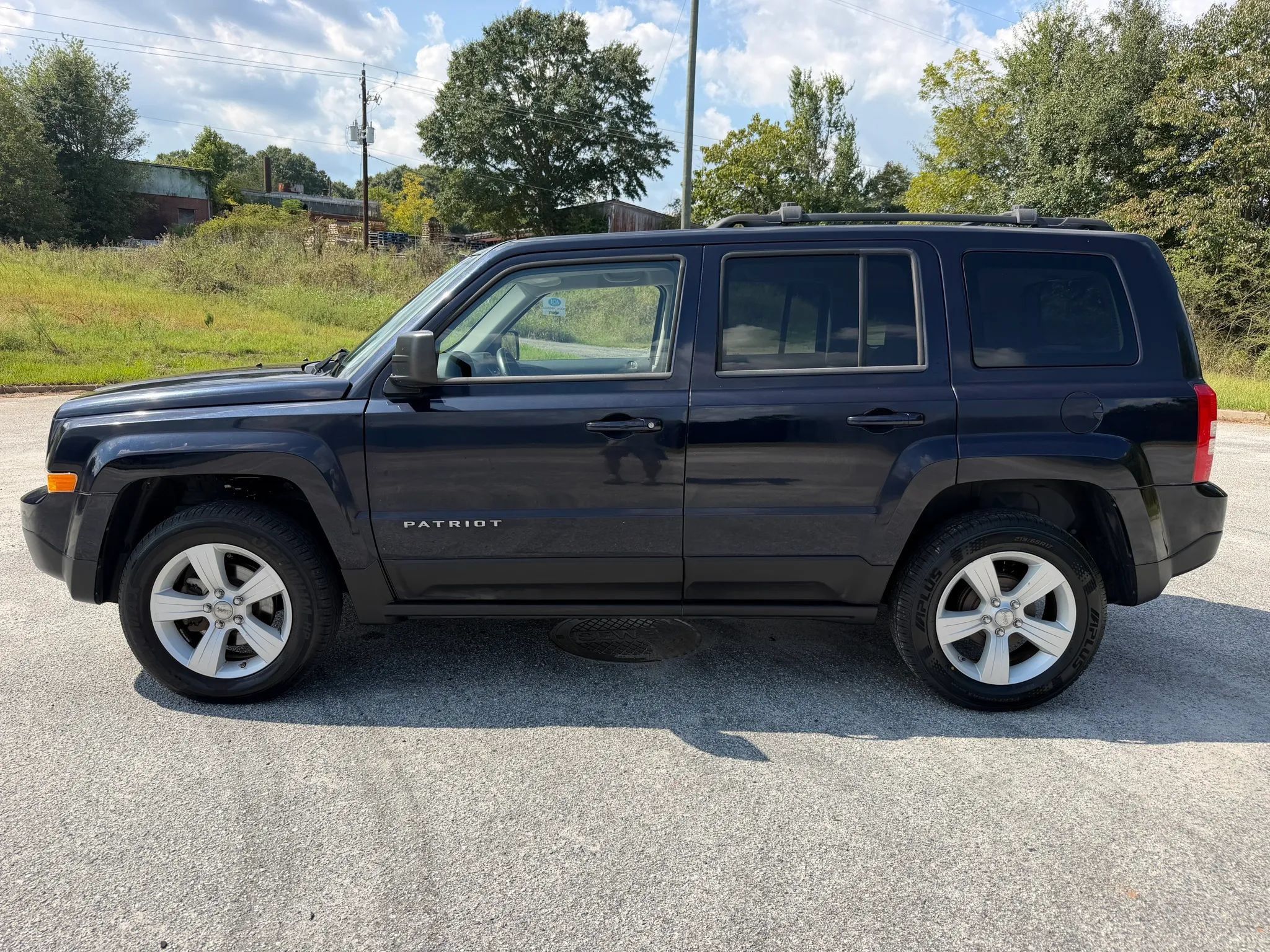 Used 2011 Jeep Patriot Latitude FWD image 2