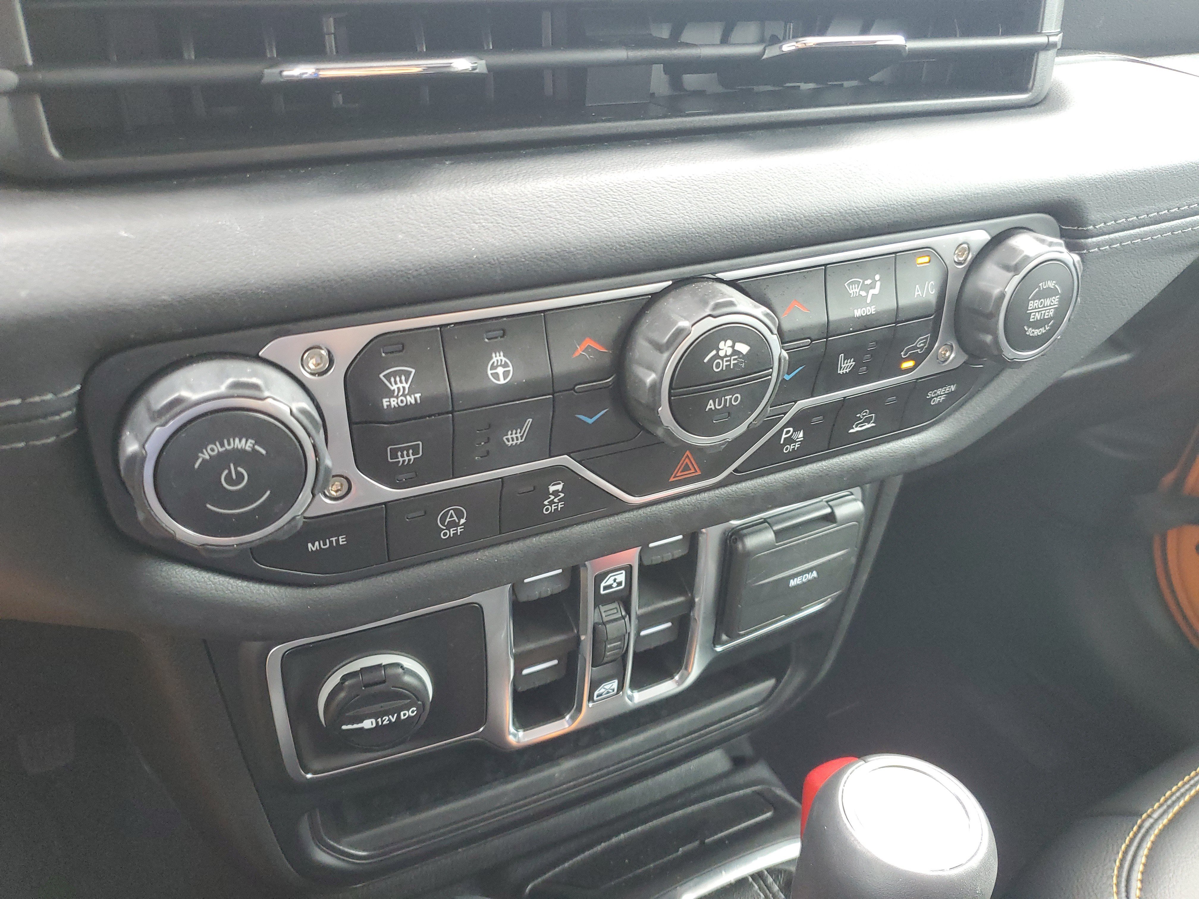 Used 2025 Jeep Gladiator Sport AWD/4WD image 21