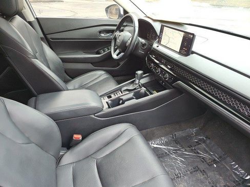 Used 2023 Honda Accord Touring image 11