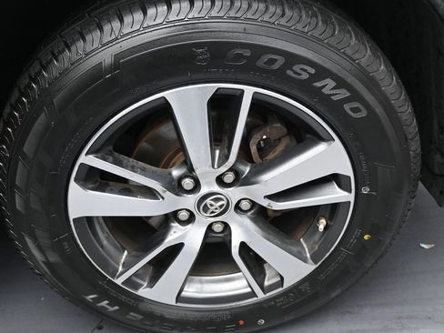 Used 2016 Toyota RAV4 XLE image 38