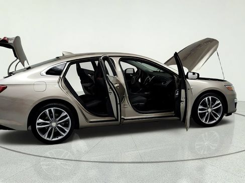 Used 2022 Chevrolet Malibu LT FWD image 13