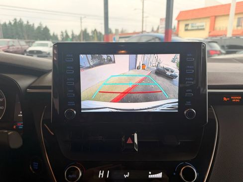 Used 2020 Toyota Corolla LE image 19