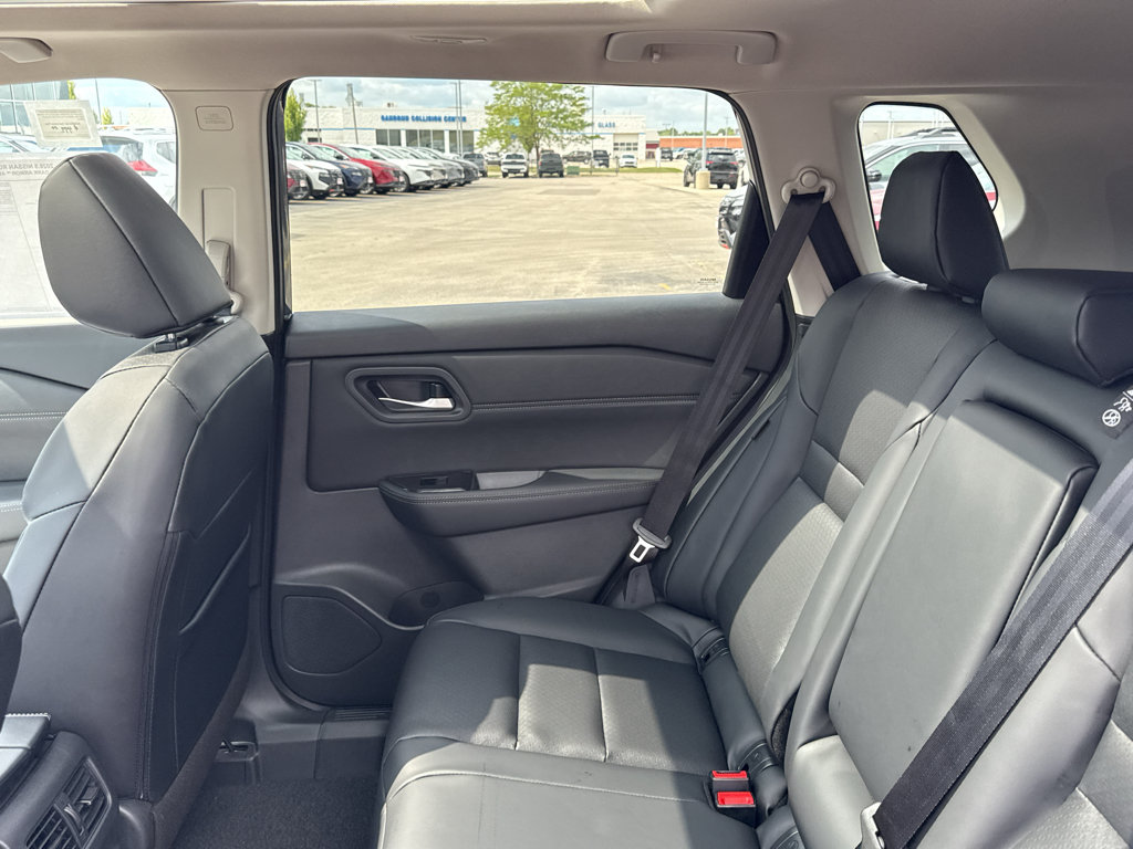 New 2026 Nissan Rogue Dark Armor AWD/4WD image 33