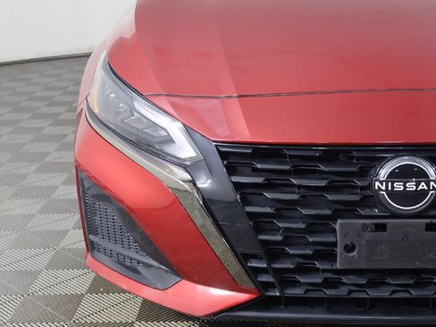 Used 2024 Nissan Altima 2.5 SR image 10