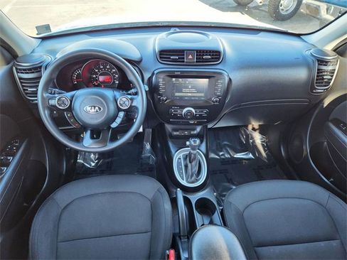 Used 2018 Kia Soul + image 14