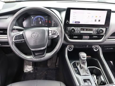 Used 2024 Toyota Grand Highlander FWD image 18