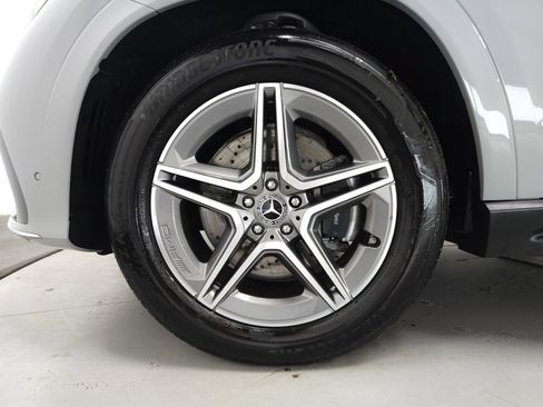 Used 2025 Mercedes-Benz GLE 450e 4MATIC image 36