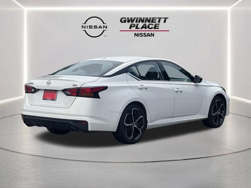 Used 2024 Nissan Altima 2.5 SR FWD image 24