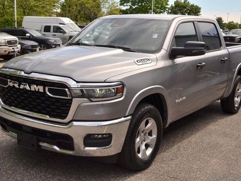 Used 2025 RAM 1500 Big Horn AWD/4WD image 4