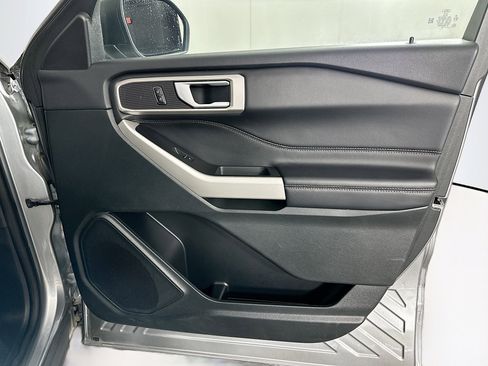 Used 2024 Ford Explorer XLT w/ Equipment Group 202A image 32