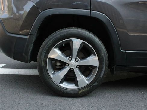 Used 2020 Jeep Cherokee Limited FWD image 5