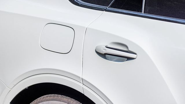 Used 2023 Bentley Bentayga AWD/4WD image 27