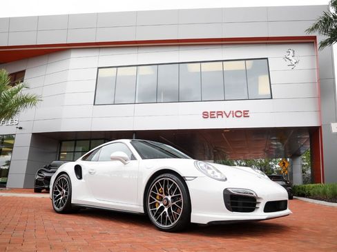 Used 2015 Porsche 911 Turbo S image 18