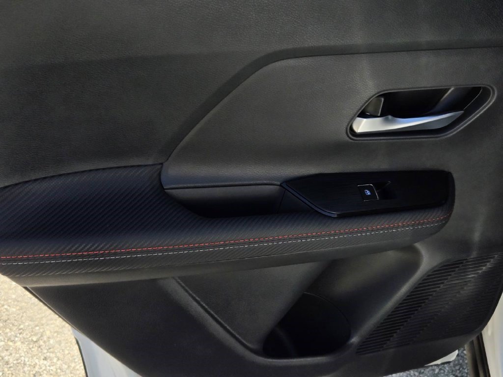 Certified 2025 Nissan Kicks SR AWD/4WD image 10