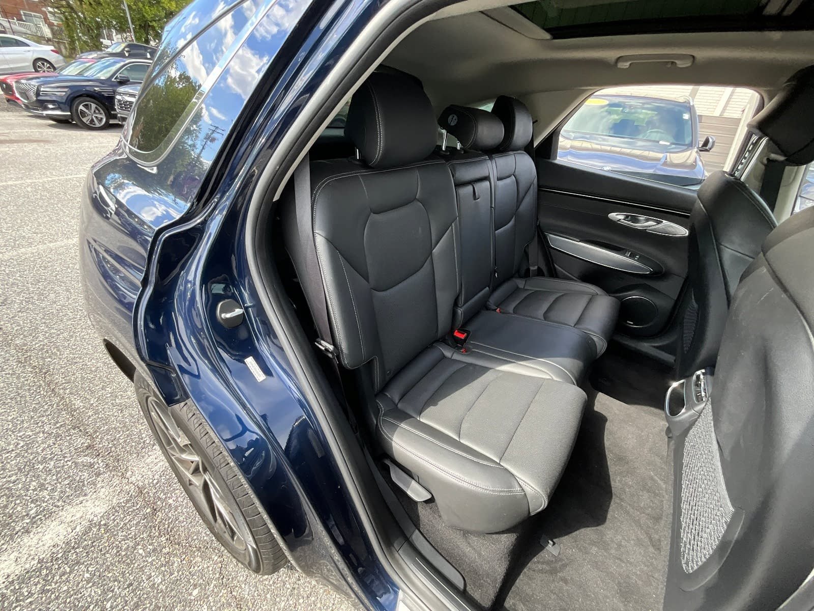 Used 2022 Genesis GV70 2.5T w/ Select Package AWD/4WD image 19