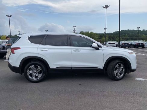 Certified 2022 Hyundai Santa Fe SE FWD image 2