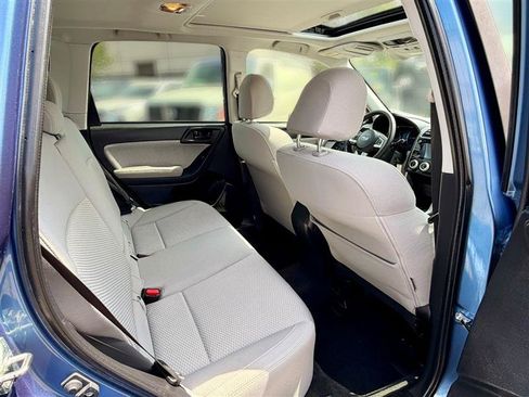 Used 2018 Subaru Forester 2.5i Premium AWD/4WD image 12