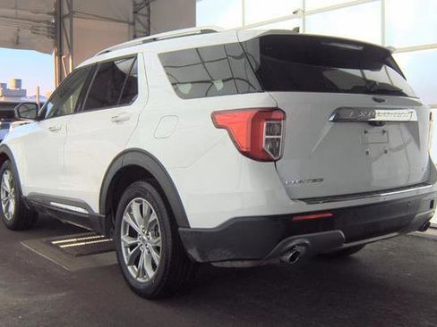 Used 2023 Ford Explorer Limited image 4