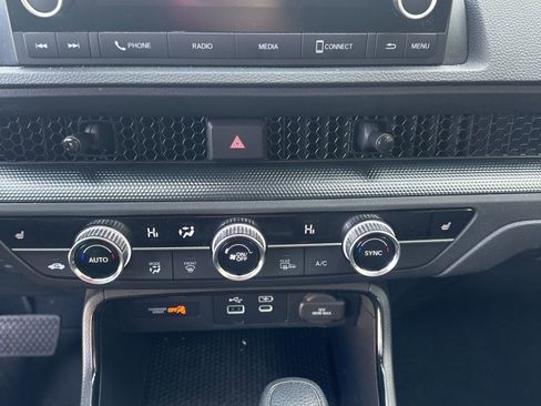 Used 2023 Honda CR-V EX image 3