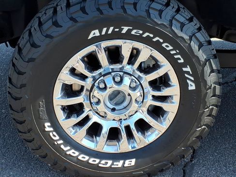 Certified 2022 Ford F250 XLT w/ XLT Premium Package AWD/4WD image 9
